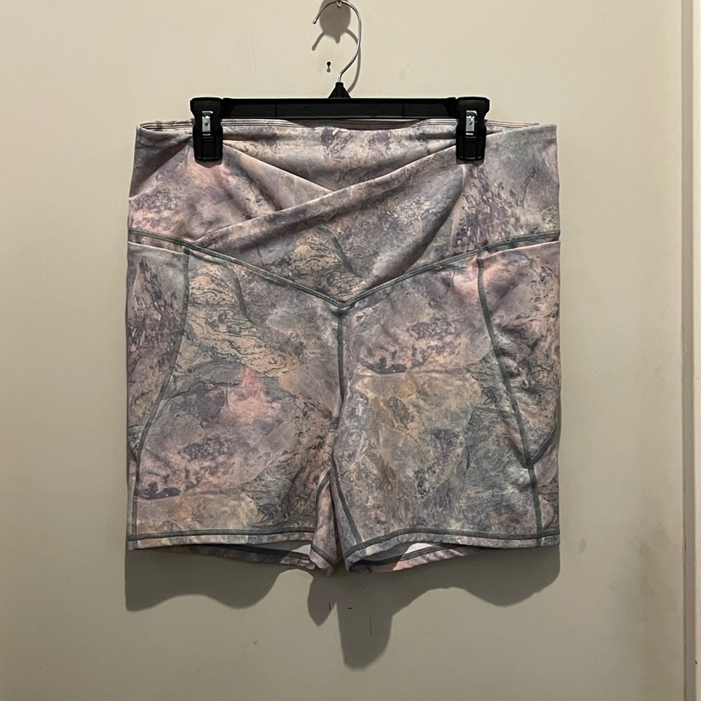Fabletics Oasis HW crossover 6” short  1X
